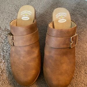 Dr. Scholl's Tan Brown Slip-On Clogs with Buckle Accent